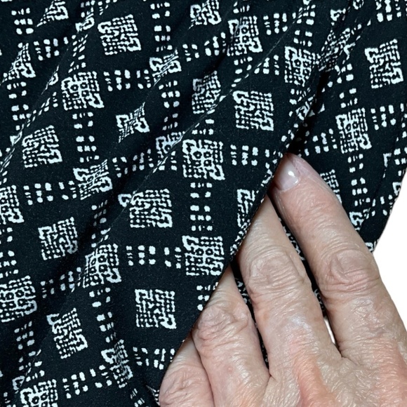 OLD NAVY 100% Rayon Black and White Jumpsuit Crossover Back Side Slash Pockets M - Picture 10 of 11